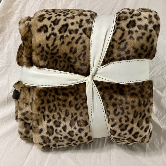 Pottery Barn Throw Blanket - Picture 5 of 7